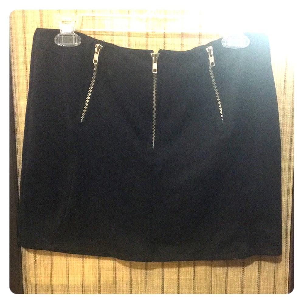 Hot topic mini skirt